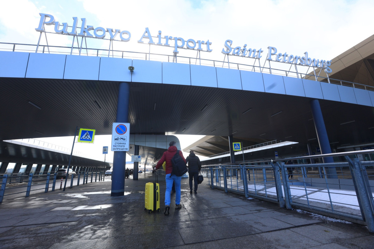 روسيا: مطار بولكوفو يعلق عملياته مؤقتًا لأسباب أمنية