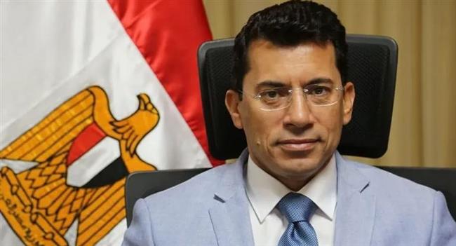 وزير الرياضة يهنيء المغامر علي عبده 