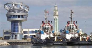   تداول 35 سفينة حاويات وبضائع عامة بميناء دمياط