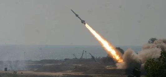 إطلاق 30 صاروخا من جنوب لبنان باتجاه مواقع إسرائيلية
