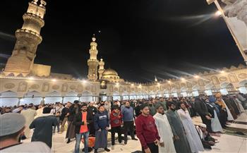   وسط إقبال كبير.. الجامع الأزهر يقيم التراويح الأولى لـ شهر رمضان