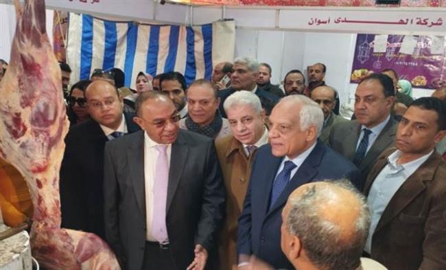 الجيزة تشكل لجانا للاطمئنان على توافر السلع بـ معارض أهلا رمضان