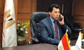 بعد تعرضه لأزمة قلبية .. وزير الرياضة يطمئن على أحمد رفعت