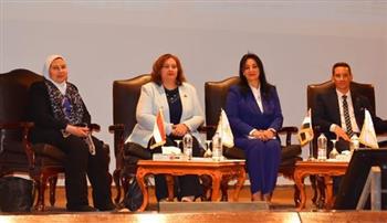   نائب وزير السياحة تشارك في ندوة بـ جامعة عين شمس عن "مكانة المرأة المصرية عبر العصور"