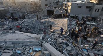   10 شهداء في قصف إسرائيلي استهدف منزلا بوسط قطاع غزة