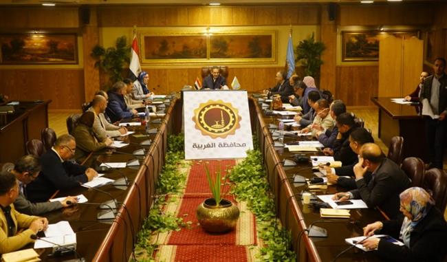 "رحمي" يجتمع برؤساء المراكز والمدن لمناقشة الموقف التنفيذي للمشروعات لتذليل المعوقات 