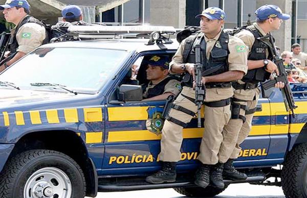 الشرطة البرازيلية: احتجاز عدد من الركاب كرهائن في حافلة بمدينة "ريو دي جانيرو"