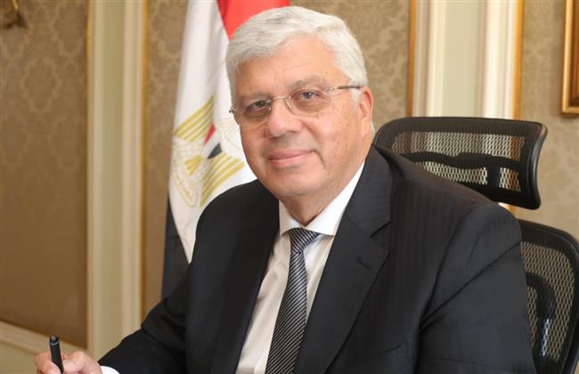 وزير التعليم العالي يهنئ الـ 5 فرق الفائزة في المسابقة العربية والإفريقية للبرمجيات