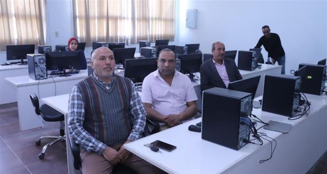 رئيس جامعة جنوب الوادي يلتقي فريق عمل مشروع الادارة  الإلكترونية للمدن الجامعية 