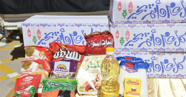 محافظ مطروح يستقبل قافلة هدايا المواد الغذائية من "نيو إيجيبت" الخيرية 