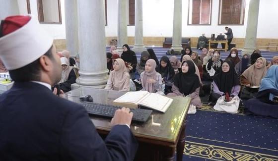 ملتقى رمضانيات نسائية بـ الجامع الأزهر يبين منزلة التقوى وأثرها في القلوب