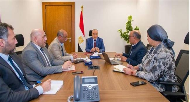 وزير الري يناقش دراسة مقترحة لتحديث منظومة إدارة المياه بقناطر الدلتا