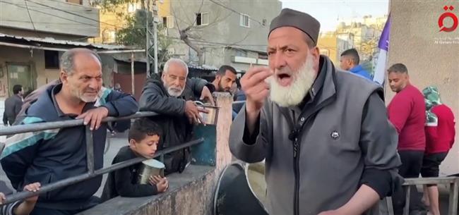 ين نظرات اللهفة والجوع والخوف.. الاحتلال يحطم فرحة الغزيين بشهر رمضان المبارك