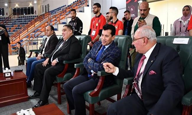 وزير الرياضة يشهد منافسات بطولة إفريقيا للمصارعة في برج العرب بالإسكندرية
