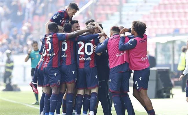 بولونيا ينتزع فوزا صعبا على إمبولي في الدوري الإيطالي