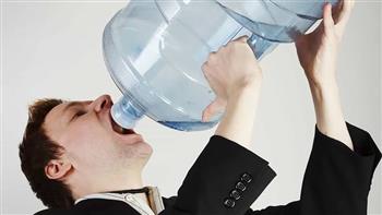   ضوابط ومحاذير شرب الماء في رمضان