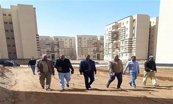 وزير الإسكان يتابع المشروعات السكنية بـ3 مدن جديدة