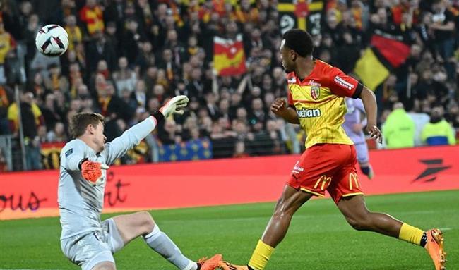 نيس يفوز على لانس 3-1 في الدوري الفرنسي