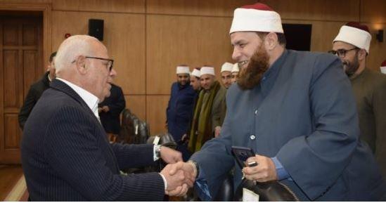 محافظ بورسعيد يؤكد على الدور المهم لأئمة المساجد