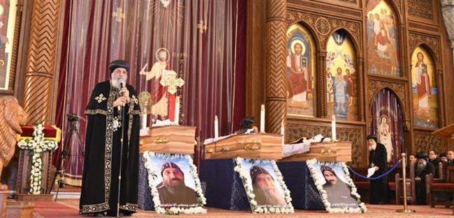 البابا تواضروس يترأس قداس تجنيز الرهبان ضحايا حادث جوهانسبرج بالكاتدرائية المرقسية
