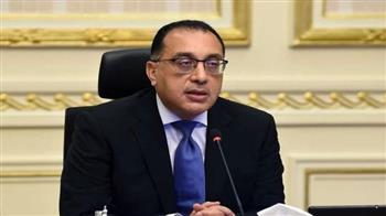 "الوزراء" يوافق على مد فترة توفيق أوضاع وتقنين إقامة الأجانب المقيمين بالبلاد بصورة غير شرعية