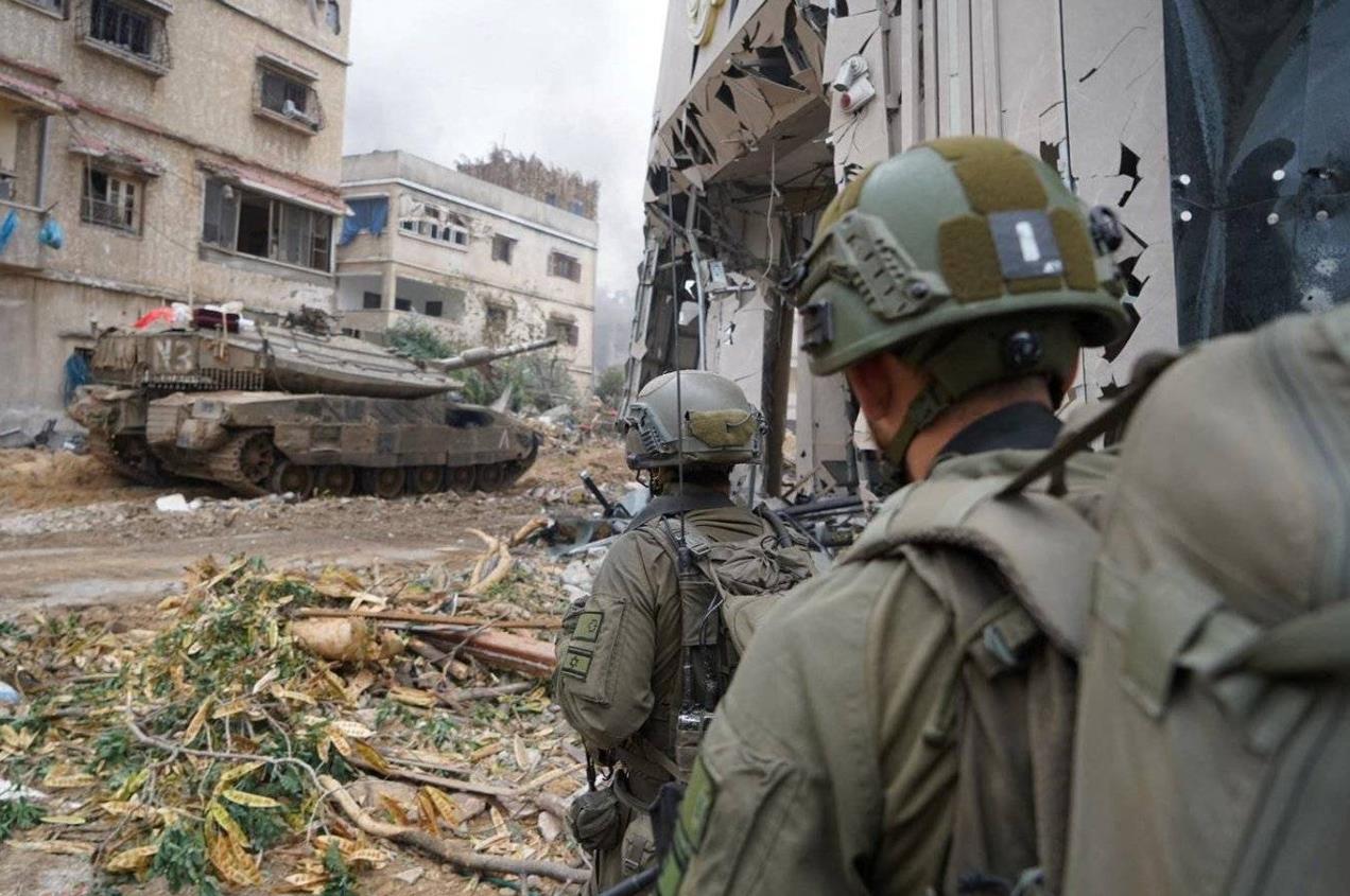 "صحة غزة": 11 شهيدًا و50 مصابًا جراء قصف الاحتلال خيمة نازحين في رفح