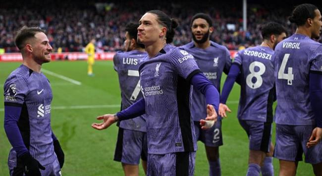 الدوري الإنجليزي .. ليفربول يؤمن صدارته بفوز قاتل على نوتنجهام فورست