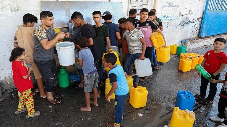 "الإحصاء" و"سلطة المياه": حصة المواطن في غزة بالكاد تصل إلى 15 لترًا يوميًا
