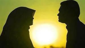   ما حكم تقبيل الزوجة في نهار رمضان؟