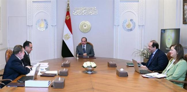 الرئيس السيسي يوجه بخفض العجز الكلي للموازنة وتخفيف الأعباء عن المواطنين