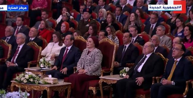السيسي يشهد احتفالية تكريم المرأة المصرية و الأم المثالية.. بث مياشر