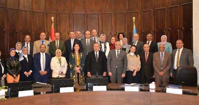 رئيس جامعة الإسكندرية يبحث مع وفد هيئة الفولبرايت سبل التعاون بين الجانبين