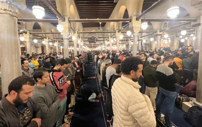 لتتلاقى القلوب والثقافات.. آلاف المصلين من مختلِف الدول يقصدون الجامع الأزهر لأداء التراويح