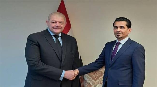 السفير المصري في بغداد يبحث مع وزير النقل العراقي تعزيز التعاون بين البلدين