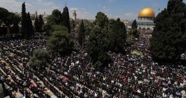 120 ألفا يؤدون صلاة الجمعة في رحاب الأقصى رغم قيود الاحتلال الإسرائيلي