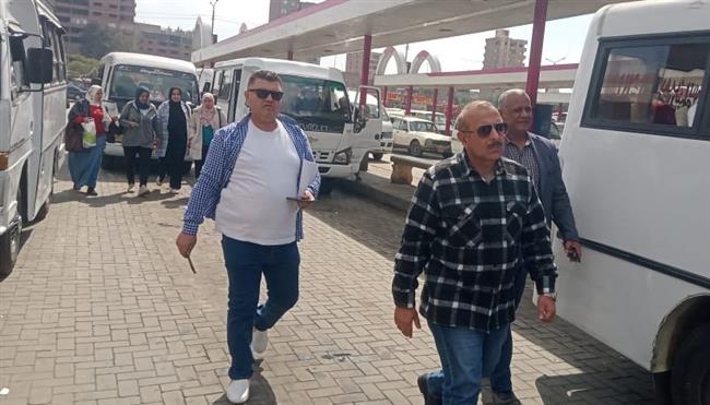 حملات ميدانية لمتابعة التزام السائقين بالتعريفة وتوافر الوقود بمحطات القليوبية 