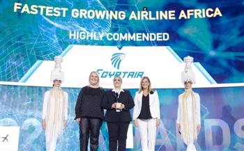   مطار أثينا الدولي يمنح جائزة أسرع شركة طيران نموا في أفريقيا لـ مصر للطيران