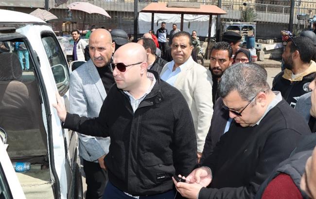 محافظ بني سويف يتابع انتظام الخدمة بمواقف سيارات الأجرة  بعد إقرار التعريفة الجديدة