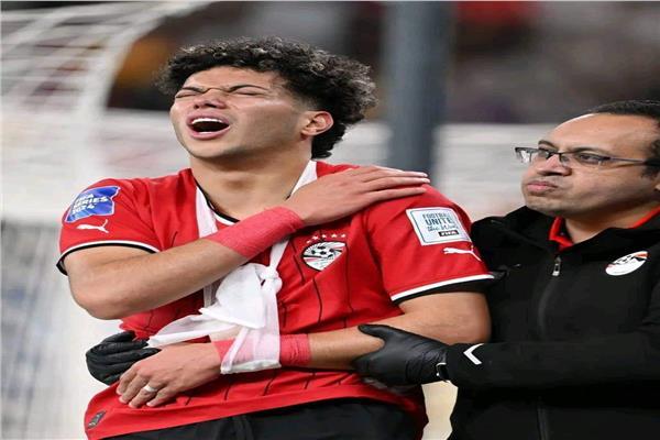 الأهلي يعلن إجراء جراحة ناجحة لـ إمام عاشور في الكتف