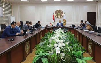 وزير العمل يترأس إجتماع اللجنة المختصة بصياغة ملاحظات مشروع قانون العمل