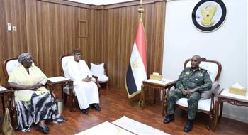   رئيس مجلس السيادة السوداني يبحث مع وفد الآلية الإفريقية تحقيق السلام والاستقرار