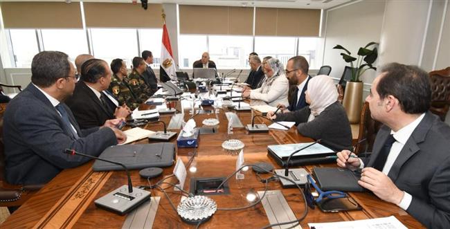 الجزار يستعرض الاستراتيجية الوطنية للعمران والبناء الأخضر المستدام 