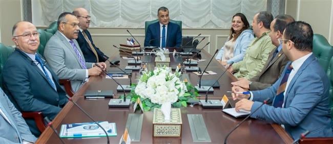 وزير الإنتاج الحربي يستقبل ممثلي شركة "بابيريوس"