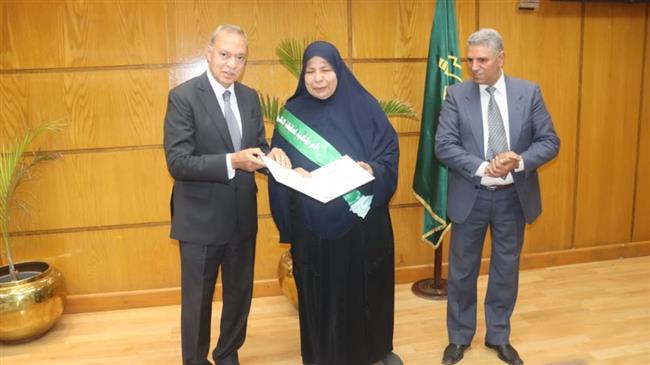 تصنع المستقبل.. محافظ القليوبية يكرم الأمهات المثاليات  