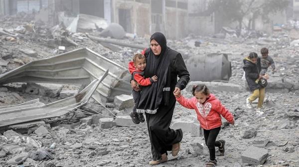 مراسل القاهرة الإخبارية: 7 شهداء إثر قصف إسرائيلى متواصل على مناطق فى غزة
