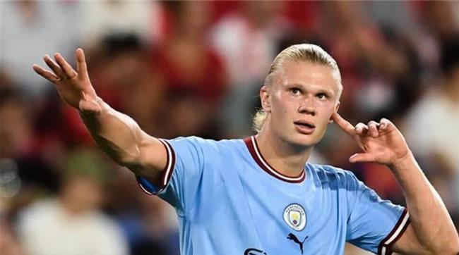برشلونة يحفز هالاند لتحدي مبابي