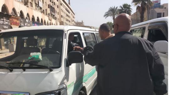 محافظ الجيزة : حملات مكثفة لمتابعة التزام السائقين بتعريفة الأجرة الجديدة