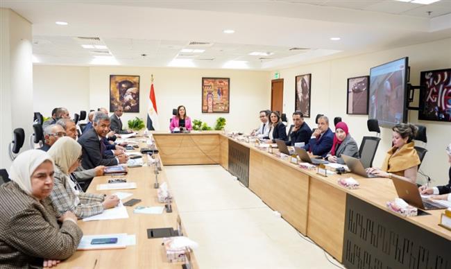 وزيرا التخطيط والإسكان يناقشان مقترح الخطة الاستثمارية لوزارة الإسكان للعام المالي 24/2025