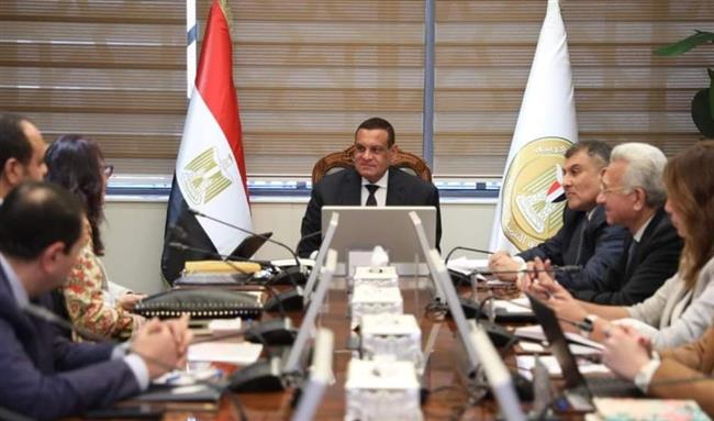 وزير التنمية المحلية يبحث مع وفد هيئة فولبرايت مصر مجالات التعاون المشترك 