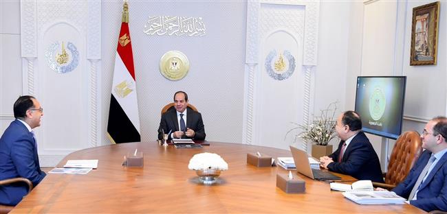 السيسي يوجه بمواصلة تحقيق الانضباط المالي وخفض الدين العام
